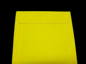 SOBRE CUADRADO 165 x 165 COLOR AMARILLO LIMÓN - CAJA 250 UNID sobres-visual-mail-color-amarillo-caja